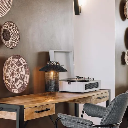 Апартаменты Adiri - 2 Bedrooms And Terrace In Bica *