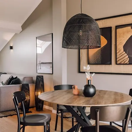 Апартаменты Adiri - 2 Bedrooms And Terrace In Bica Лиссабон