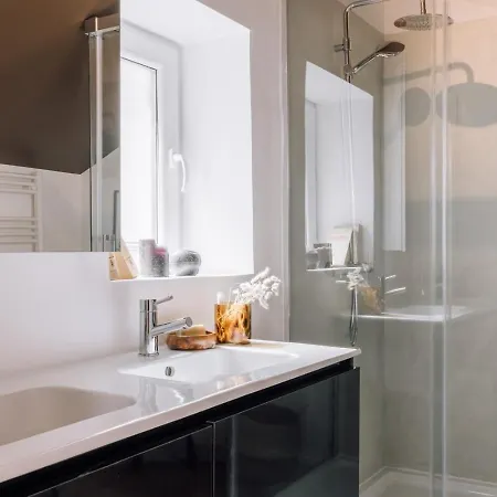 Adiri - 2 Bedrooms And Terrace In Bica * Lisboa